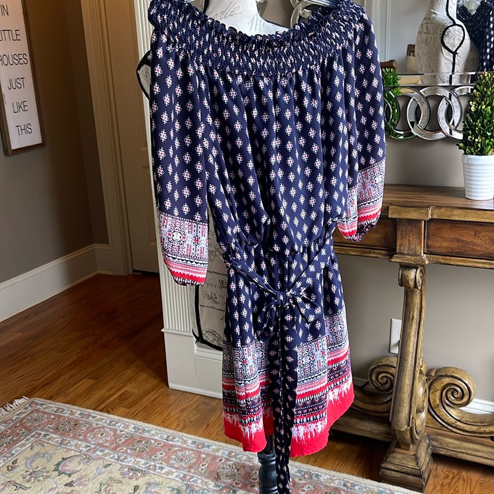 Cool One piece jumper with waist tie. Red white and blue print!